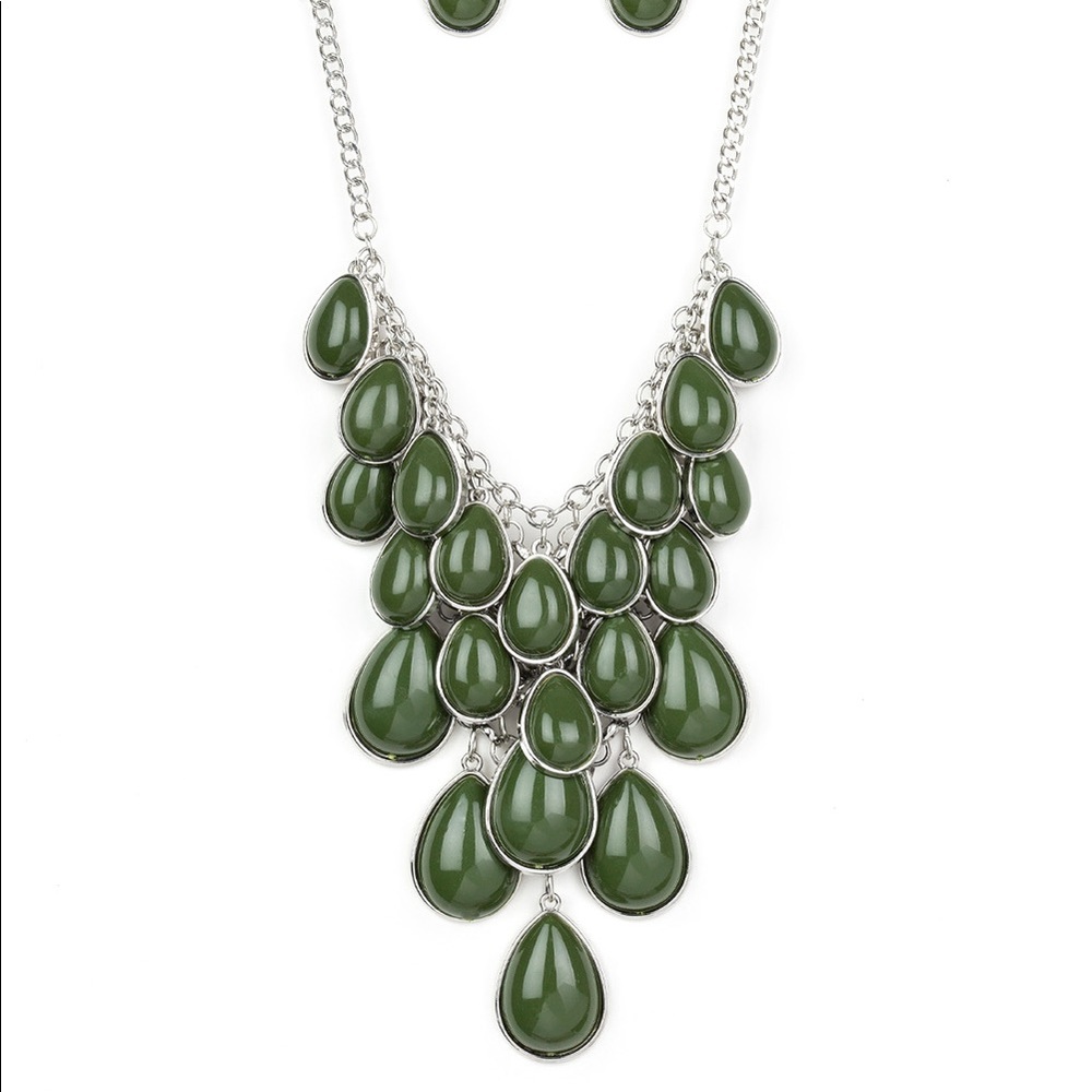 Necklace and earring set